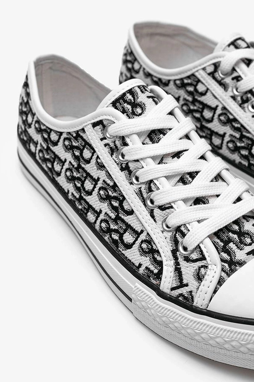 Ballerines noires et blanches, «...