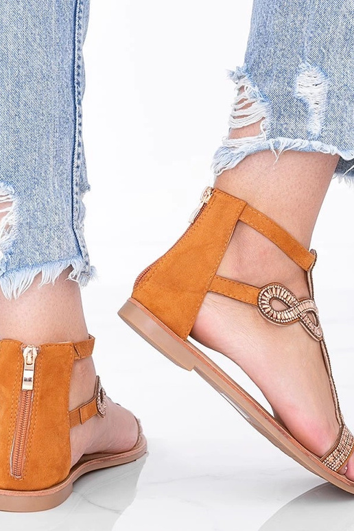 Helle braune Sandalen mit...