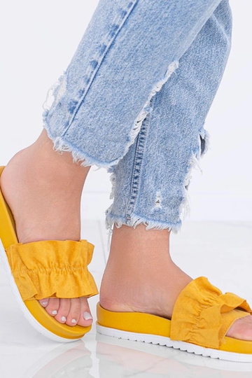 Mosterdkleurige sandalen...