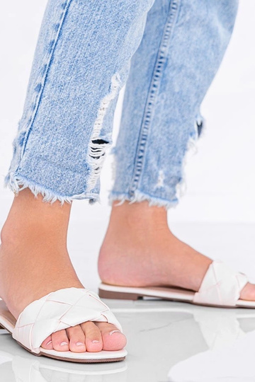 Zandkleurige sandalen met gevlochten bovenkant, „Iren" 2