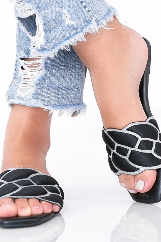 Schwarze Sandalen mit dekorierter...