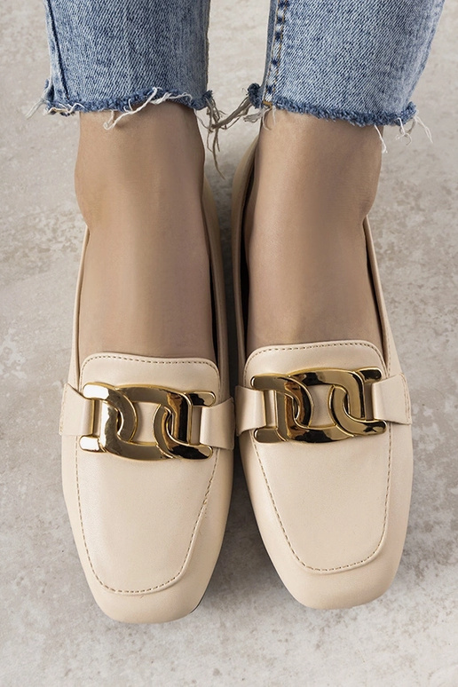 Beige Loafer mit goldener Verzierung...