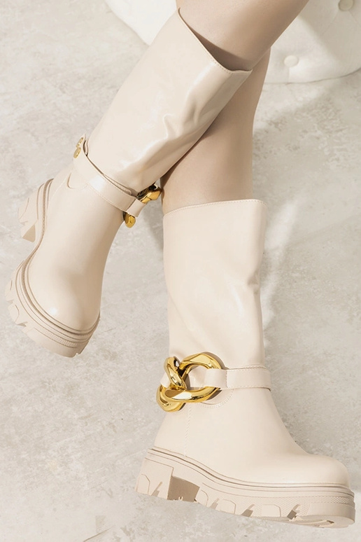 Beige isolierte Stiefeletten mit... Beige isolierte Stiefeletten mit...