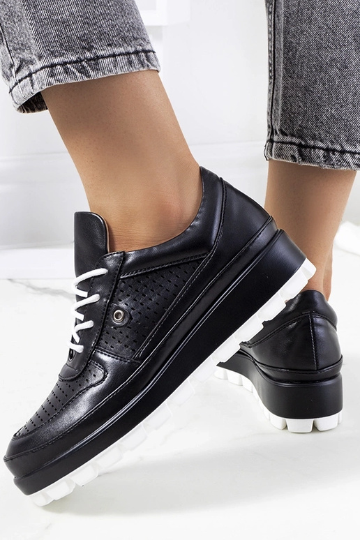 Zwarte geperforeerde sportschoenen,...