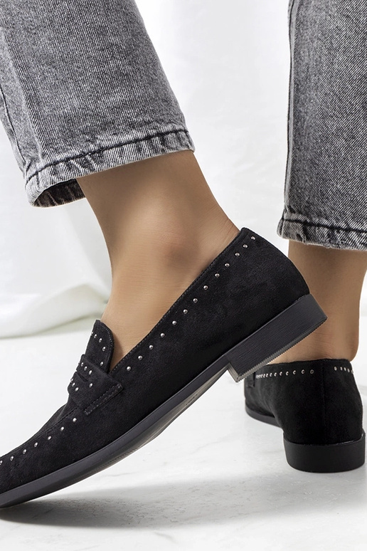 Mocassins noirs en cuir avec clous, «... Mocassins noirs en cuir avec clous, «...