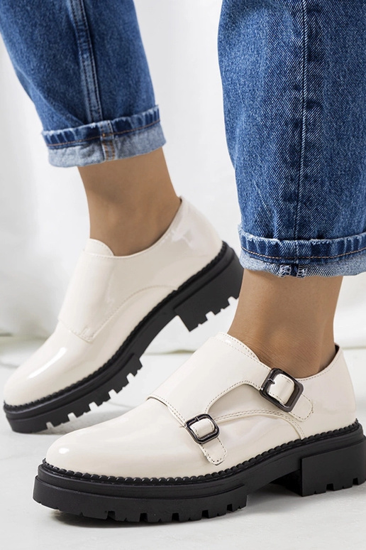 Chaussures en cuir verni beige Valks Chaussures en cuir verni beige Valks