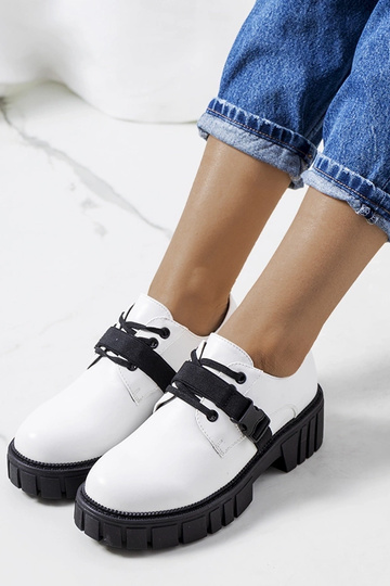 Weiße Schuhe mit Traktorsohle Marike 2