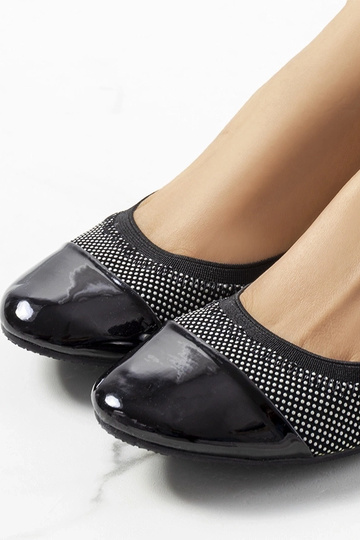 Jonna – Schwarze Ballerinas mit Punkten 2