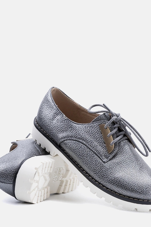 Chaussures pour enfants grises... Chaussures pour enfants grises...