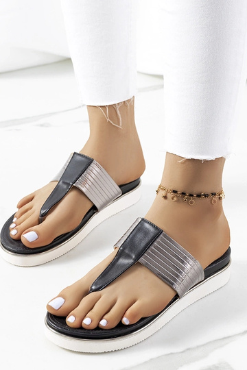 Mules métallisées noires...