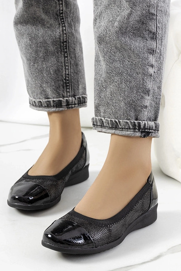 Zwarte schoenen, „Mercer"