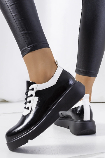 Schwarze Loafer von Parram 2