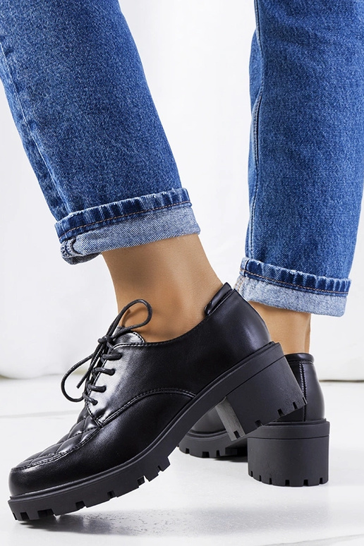 Bottines noires à talon épais, «... Bottines noires à talon épais, «...