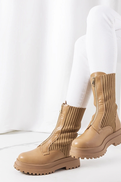 Braune Stiefeletten mit Sockenschaft... Braune Stiefeletten mit Sockenschaft...