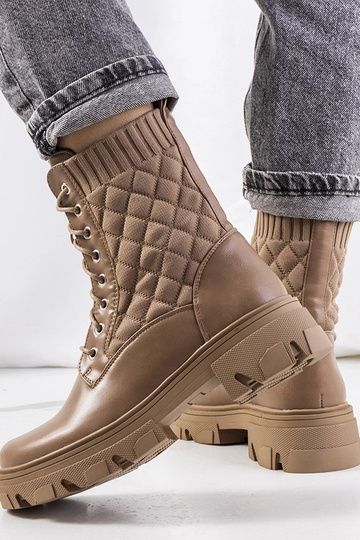 Bottines marron avec tiges...