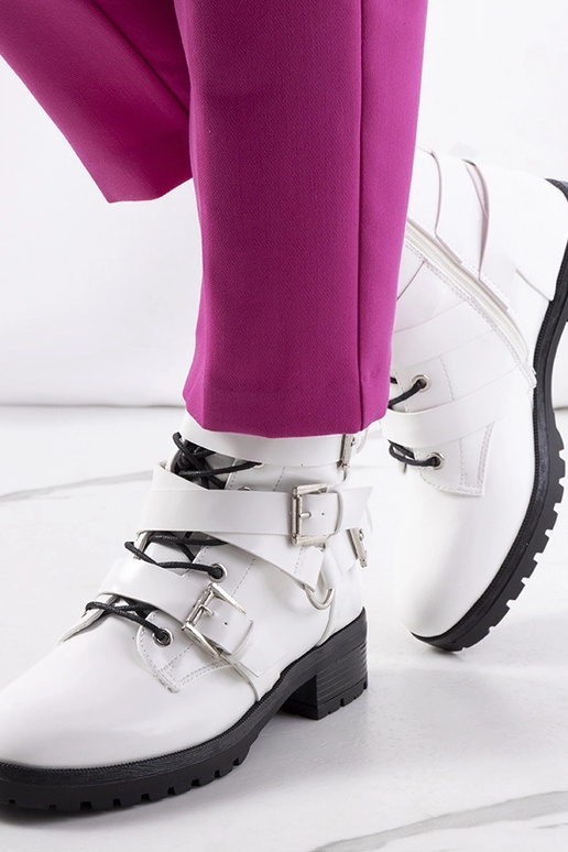 Weiße Stiefeletten von Donsa Weiße Stiefeletten von Donsa