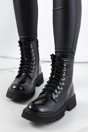Bottes noires, « Raisa » 2