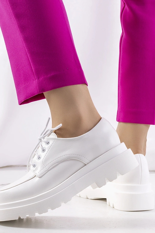 Witte oxford schoenen, „Nunes"