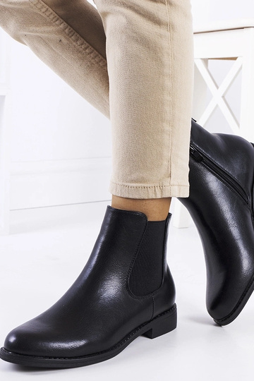 Bottines noires, « Linemell »