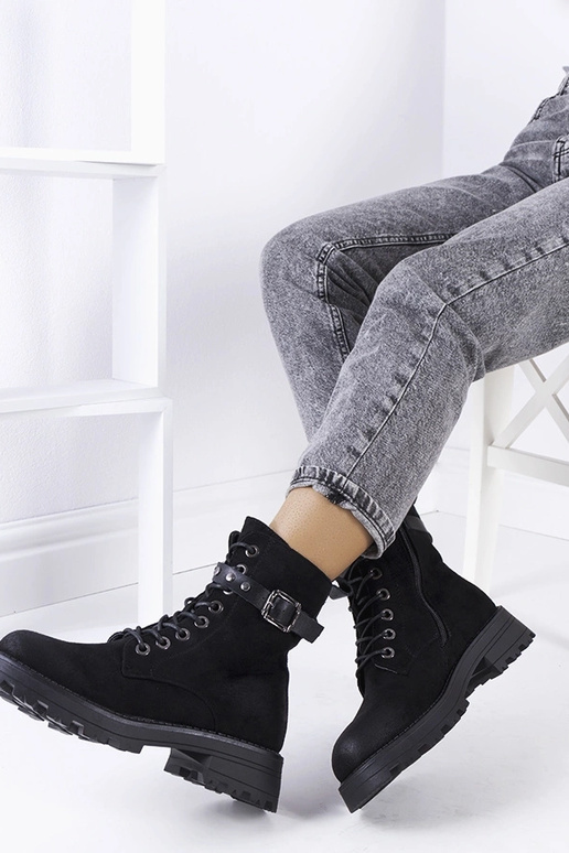 Schwarze Damen-Schnürstiefeletten... Schwarze Damen-Schnürstiefeletten...