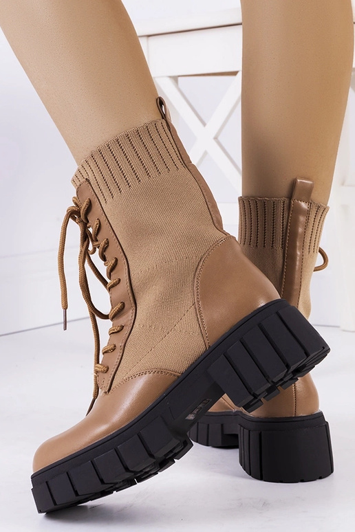 Braune Stiefeletten mit elastischem...