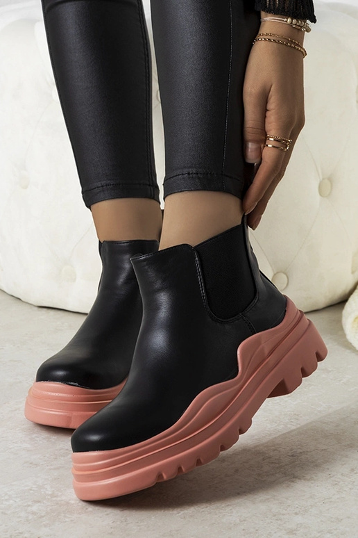 Bottines noires sur plateforme rose,...
