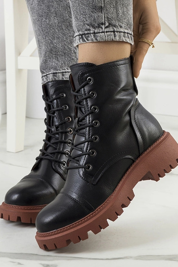 Sorte vandrestøvler med...