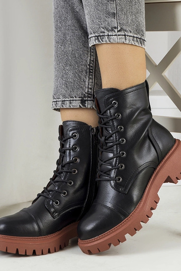 Sorte vandrestøvler med... 2