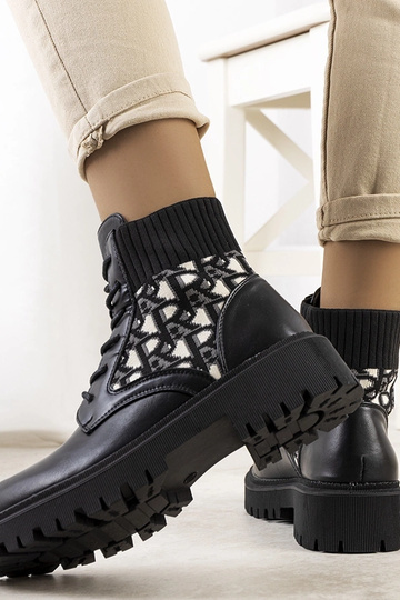 Schwarze Stiefeletten mit...