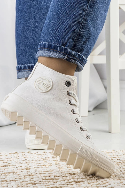 Baskets isolées blanches Big Star...