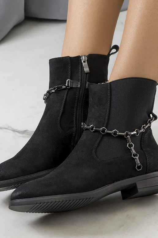 Bottes noires avec chaîne, « Lesme »