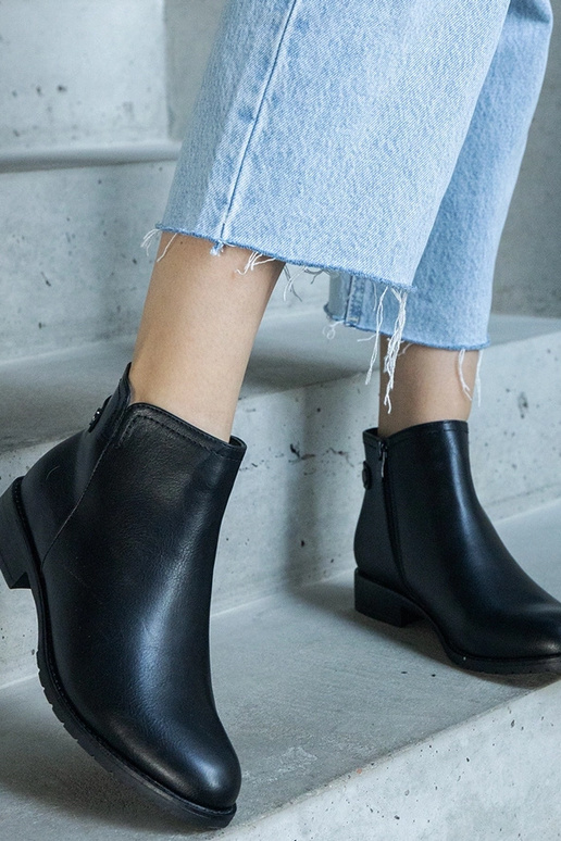 Schwarze isolierte Stiefeletten „Baida“ Schwarze isolierte Stiefeletten „Baida“