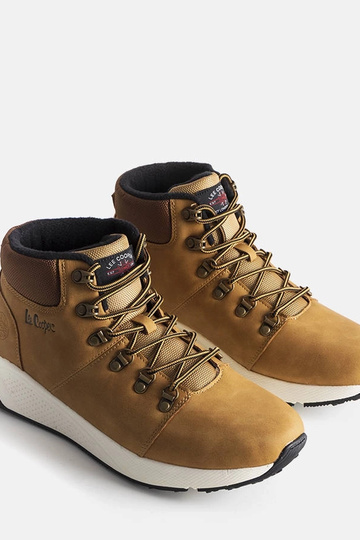 Bottes isolées marron... 2