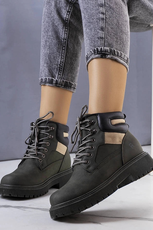 Bottes Nadel isolées vertes