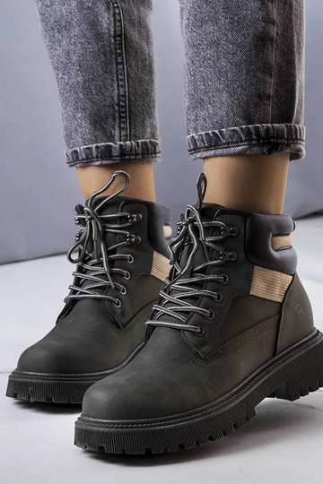 Bottes Nadel isolées vertes 2