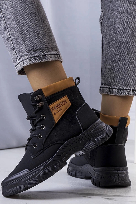 Schwarze isolierte Fordel-Stiefel