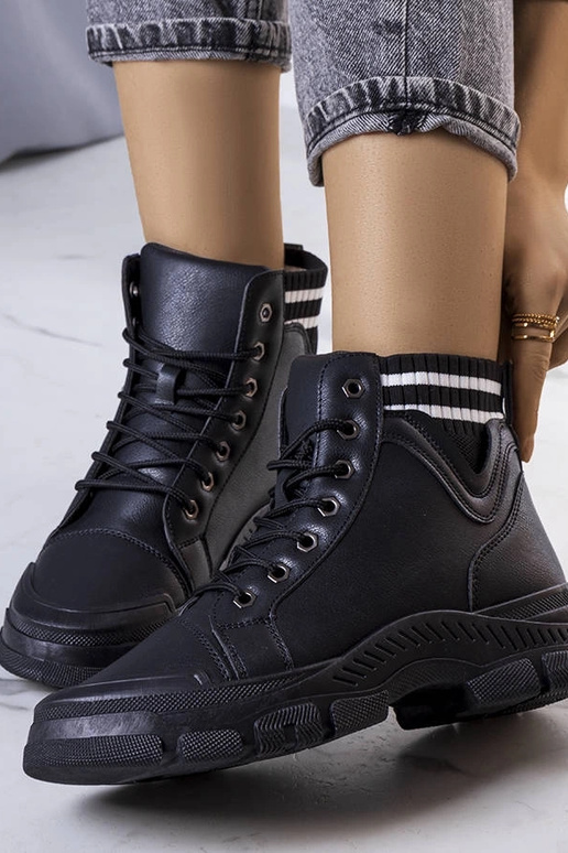 Schwarze isolierte Stiefel von Innes