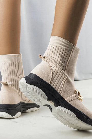 Beige Ulster-kæde-isolerede... 2