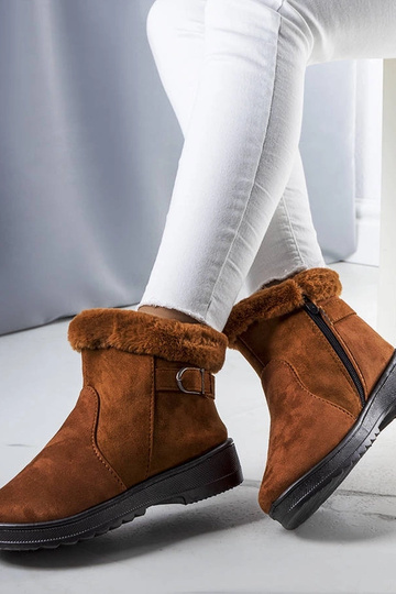 Julius kamelisolerede...