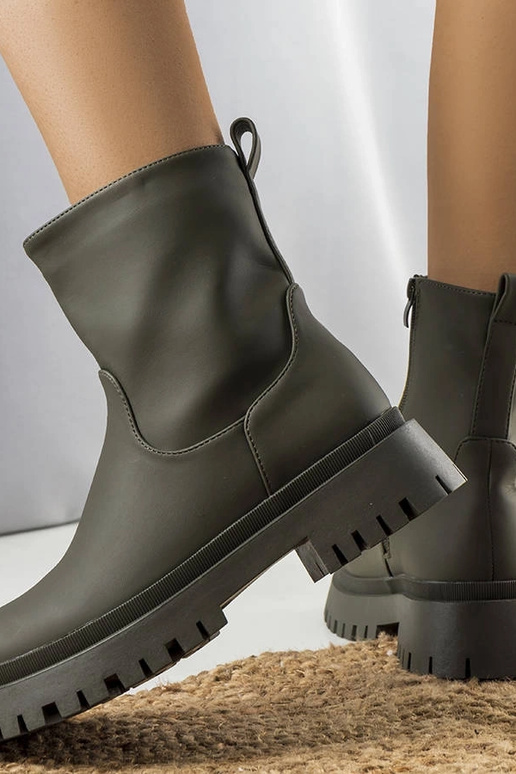 Grüne isolierte Stiefeletten Basil