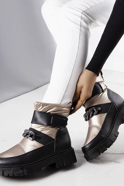 Ephraim Schneestiefel mit goldener Kette Ephraim Schneestiefel mit goldener Kette