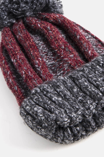 Sort Cormil pompom hat 2