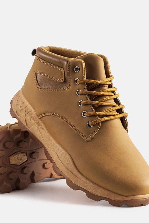 Braune isolierte Stiefel Tristen Braune isolierte Stiefel Tristen