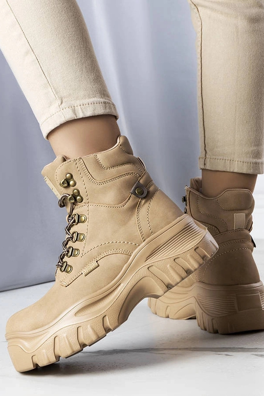Bottes de randonnée couleur sable, «...