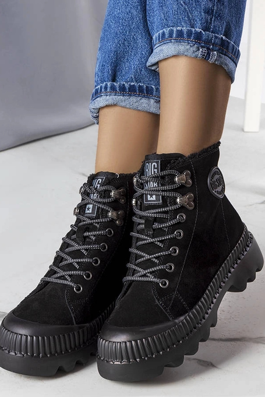 Schwarze isolierte Stiefeletten Big... Schwarze isolierte Stiefeletten Big...