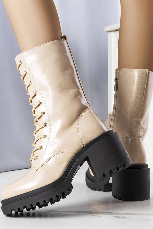 Sandfarbene Winterstiefeletten mit...