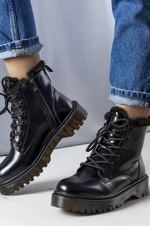 Bottes de trappeur isolées noires...