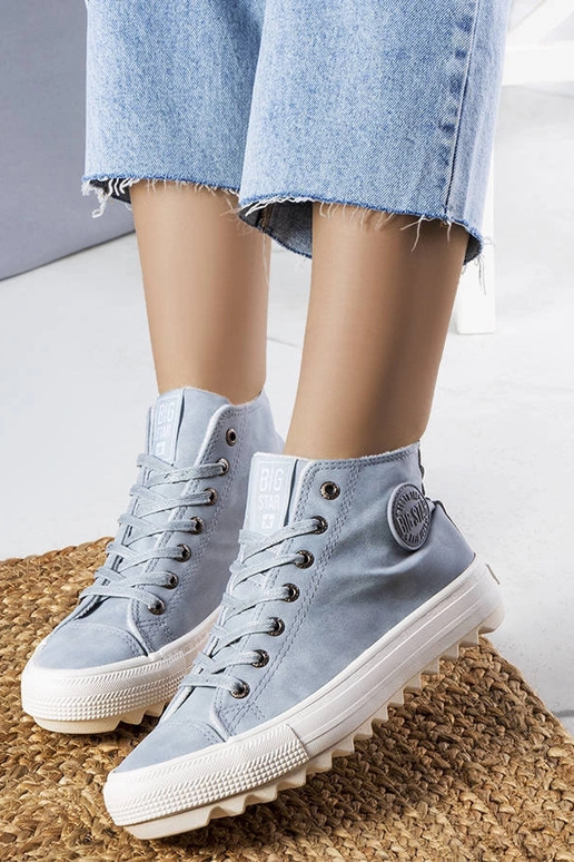 Blaue isolierte Sneakers Big Star... Blaue isolierte Sneakers Big Star...