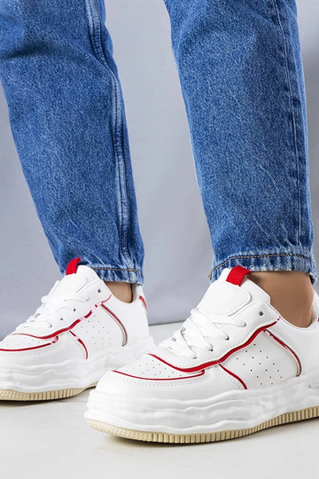 Hvide sneakers med røde...