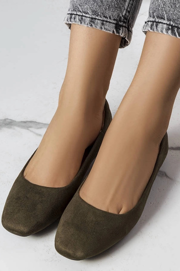 Jules grüne Kunstvelours-Balletschuhe 2